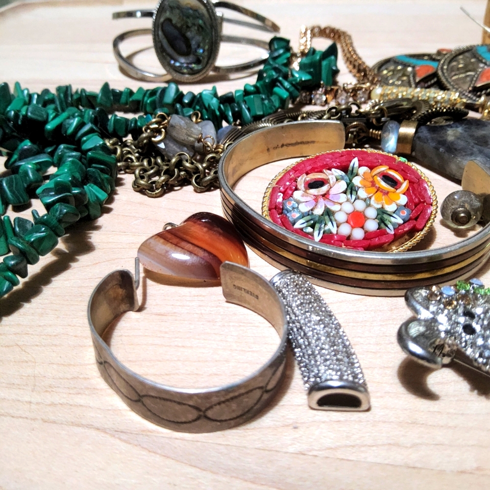 Fashion jewelry bundle/crafting jewelry
